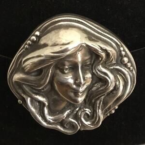 Vintage HENRYK WINOGRAD HW999 Fine Silver Repousse Woman’s Face PENDANT/PIN